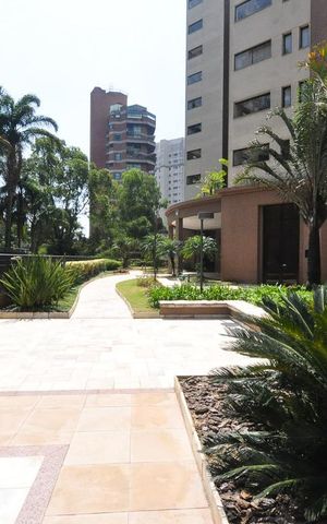 Apartamento à venda com 200m², 4 quartos e 4 vagasEntrada