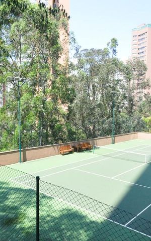 Apartamento à venda com 200m², 4 quartos e 4 vagasQuadra