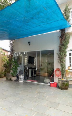 Casa de condomínio à venda com 430m², 4 quartos e 4 vagasQuintal