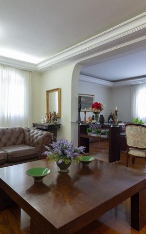 Casa de condomínio à venda com 430m², 4 quartos e 4 vagasSala