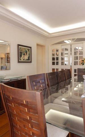 Casa de condomínio à venda com 430m², 4 quartos e 4 vagasSala de Jantar