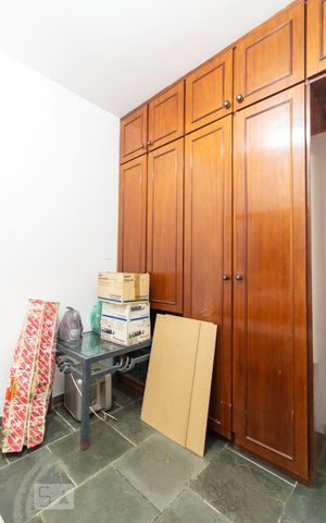 Casa de condomínio à venda com 430m², 4 quartos e 4 vagasQuarto de Serviço