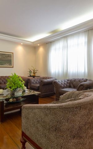 Casa de condomínio à venda com 430m², 4 quartos e 4 vagasSala
