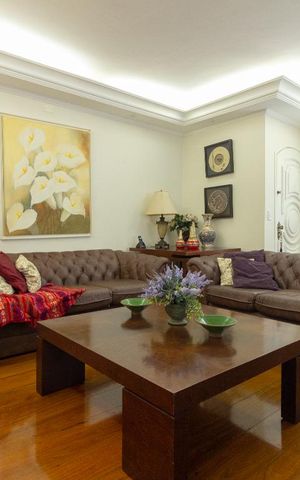 Casa de condomínio à venda com 430m², 4 quartos e 4 vagasSala