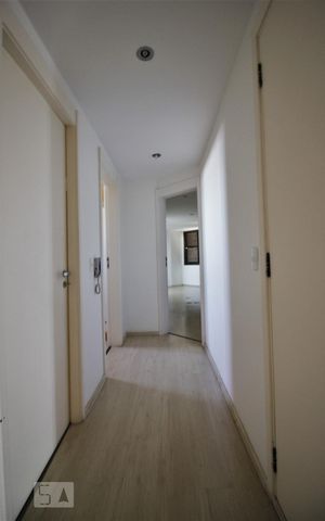 Apartamento à venda com 350m², 6 quartos e 5 vagasCorredor
