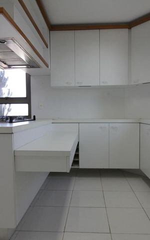 Apartamento à venda com 350m², 6 quartos e 5 vagasCozinha