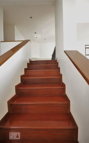 Apartamento à venda com 350m², 6 quartos e 5 vagasEscadas