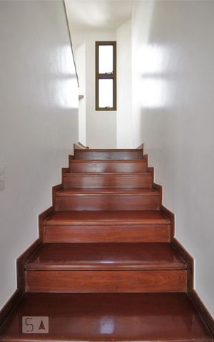 Apartamento à venda com 350m², 6 quartos e 5 vagasEscadas