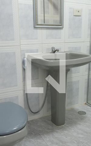 Apartamento para alugar com 63m², 2 quartos e sem vagaBanheiro