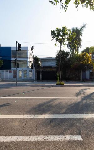 Casa para alugar com 420m², 4 quartos e 4 vagasFachada