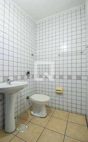 Casa à venda com 242m², 4 quartos e 2 vagasBanheiro 2