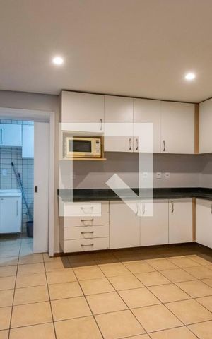Casa à venda com 242m², 4 quartos e 2 vagasCozinha