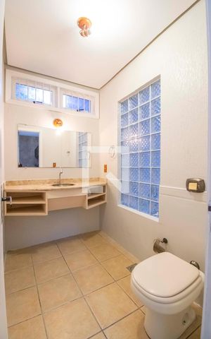 Casa à venda com 242m², 4 quartos e 2 vagasLavabo da Sala
