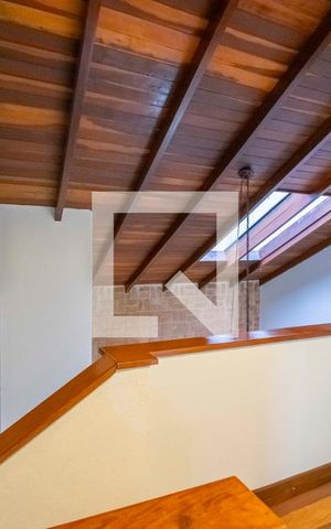 Casa à venda com 242m², 4 quartos e 2 vagasCorredor