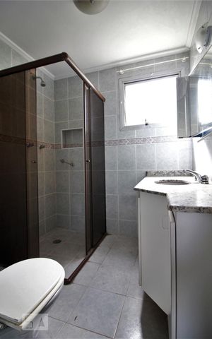 Apartamento à venda com 107m², 2 quartos e 2 vagasBanheiro da suíte