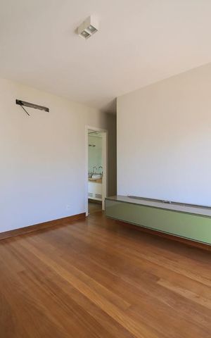 Apartamento à venda com 215m², 3 quartos e 4 vagas Apartamento à venda com 215m², 3 quartos e 4 vagasQuarto Suite 3
