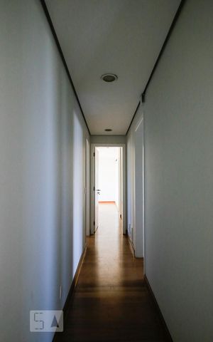 Apartamento à venda com 215m², 3 quartos e 4 vagas Apartamento à venda com 215m², 3 quartos e 4 vagasCorredor