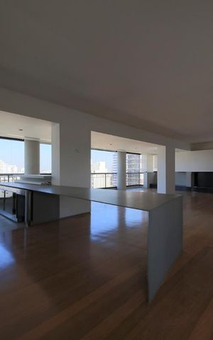Apartamento à venda com 215m², 3 quartos e 4 vagas Apartamento à venda com 215m², 3 quartos e 4 vagasSala