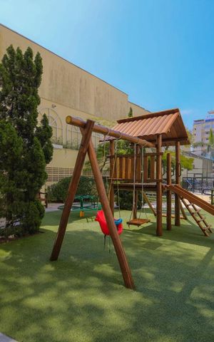 Apartamento à venda com 215m², 3 quartos e 4 vagas Apartamento à venda com 215m², 3 quartos e 4 vagasParquinho