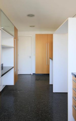 Apartamento à venda com 215m², 3 quartos e 4 vagas Apartamento à venda com 215m², 3 quartos e 4 vagasCozinha