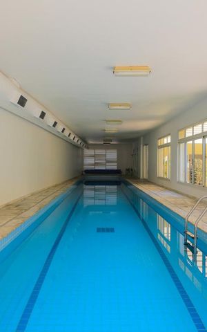 Apartamento à venda com 215m², 3 quartos e 4 vagas Apartamento à venda com 215m², 3 quartos e 4 vagasPiscina Aquecida