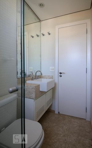 Apartamento à venda com 215m², 3 quartos e 4 vagas Apartamento à venda com 215m², 3 quartos e 4 vagasBanheiro Suite 1