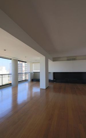 Apartamento à venda com 215m², 3 quartos e 4 vagas Apartamento à venda com 215m², 3 quartos e 4 vagasSala