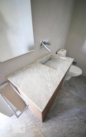 Apartamento à venda com 215m², 3 quartos e 4 vagas Apartamento à venda com 215m², 3 quartos e 4 vagasLavabo