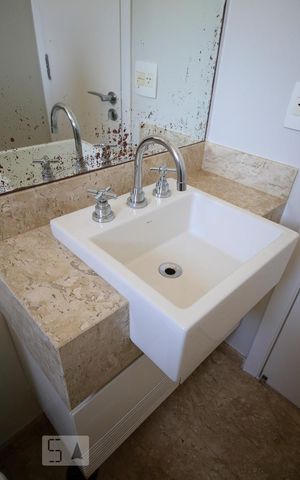 Apartamento à venda com 215m², 3 quartos e 4 vagas Apartamento à venda com 215m², 3 quartos e 4 vagasBanheiro Suite 1
