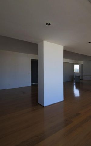Apartamento à venda com 215m², 3 quartos e 4 vagas Apartamento à venda com 215m², 3 quartos e 4 vagasSala