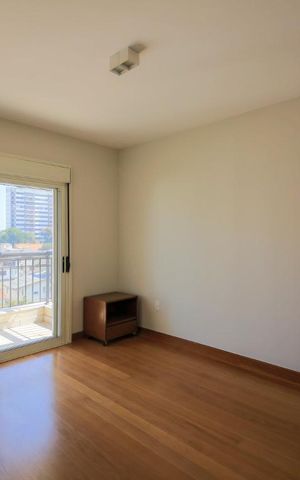 Apartamento à venda com 215m², 3 quartos e 4 vagas Apartamento à venda com 215m², 3 quartos e 4 vagasQuarto Suite 3