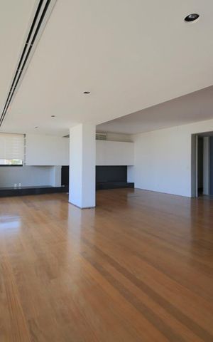 Apartamento à venda com 215m², 3 quartos e 4 vagas Apartamento à venda com 215m², 3 quartos e 4 vagasSala