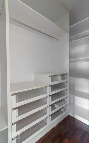 Apartamento à venda com 290m², 3 quartos e 3 vagasCloset Suíte 3