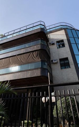 Apartamento à venda com 180m², 4 quartos e 3 vagasFachada