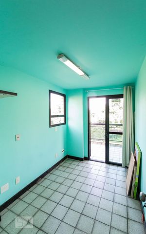 Apartamento à venda com 180m², 4 quartos e 3 vagasQuarto de serviço