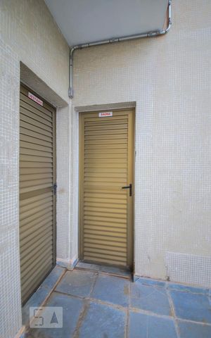 Apartamento à venda com 180m², 3 quartos e 3 vagas Apartamento à venda com 180m², 3 quartos e 3 vagasSauna