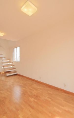 Apartamento à venda com 180m², 3 quartos e 3 vagas Apartamento à venda com 180m², 3 quartos e 3 vagasSala