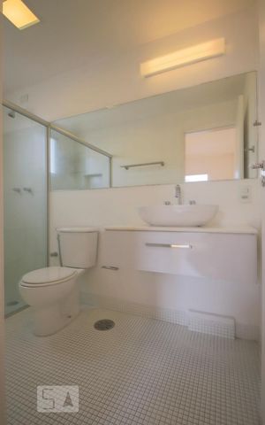 Apartamento à venda com 180m², 3 quartos e 3 vagas Apartamento à venda com 180m², 3 quartos e 3 vagasBanheiro da Suite