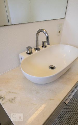 Apartamento à venda com 180m², 3 quartos e 3 vagas Apartamento à venda com 180m², 3 quartos e 3 vagasBanheiro da Suite