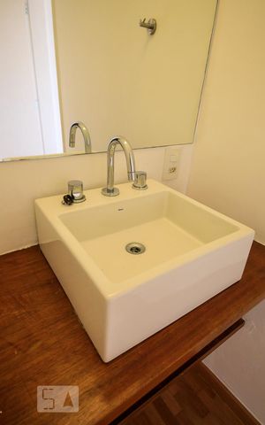 Apartamento à venda com 180m², 3 quartos e 3 vagas Apartamento à venda com 180m², 3 quartos e 3 vagasLavabo