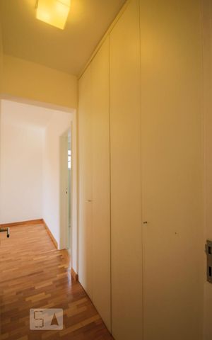 Apartamento à venda com 180m², 3 quartos e 3 vagas Apartamento à venda com 180m², 3 quartos e 3 vagasEntrada Quarto Suite