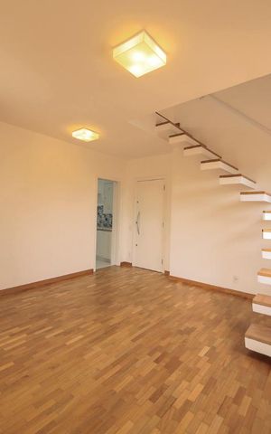 Apartamento à venda com 180m², 3 quartos e 3 vagas Apartamento à venda com 180m², 3 quartos e 3 vagasSala
