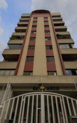 Apartamento à venda com 180m², 3 quartos e 3 vagas Apartamento à venda com 180m², 3 quartos e 3 vagasFachada