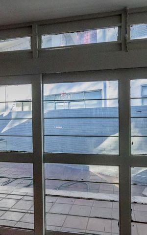 Casa à venda com 463m², 6 quartos e 6 vagas Casa à venda com 463m², 6 quartos e 6 vagasSala
