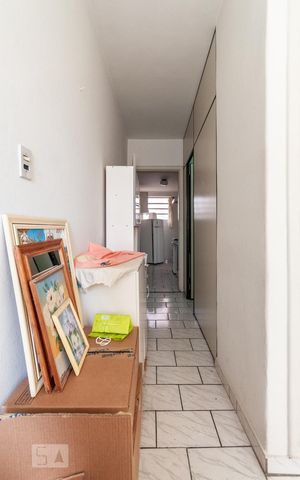 Studio para alugar com 30m², 1 quarto e sem vaga Studio para alugar com 30m², 1 quarto e sem vagaCorredor acesso quarto