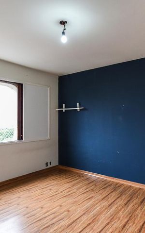 Apartamento à venda com 212m², 3 quartos e 3 vagas Apartamento à venda com 212m², 3 quartos e 3 vagasQuarto 1
