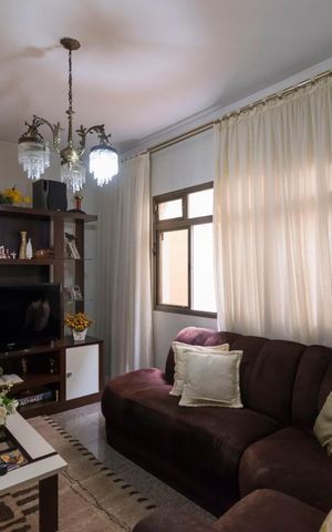 Casa à venda com 450m², 4 quartos e 8 vagas1o. Andar - Sala