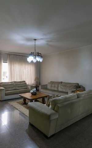 Casa à venda com 450m², 4 quartos e 8 vagas1o. Andar - Sala