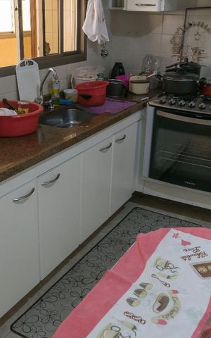 Casa à venda com 450m², 4 quartos e 8 vagas1o. Andar - Cozinha (Armários)