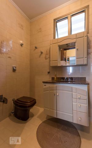 Casa à venda com 450m², 4 quartos e 8 vagas2o. Andar - Suíte 1 - Banheiro